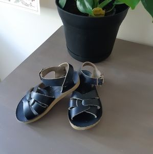 Saltwater sandals - toddler size 7